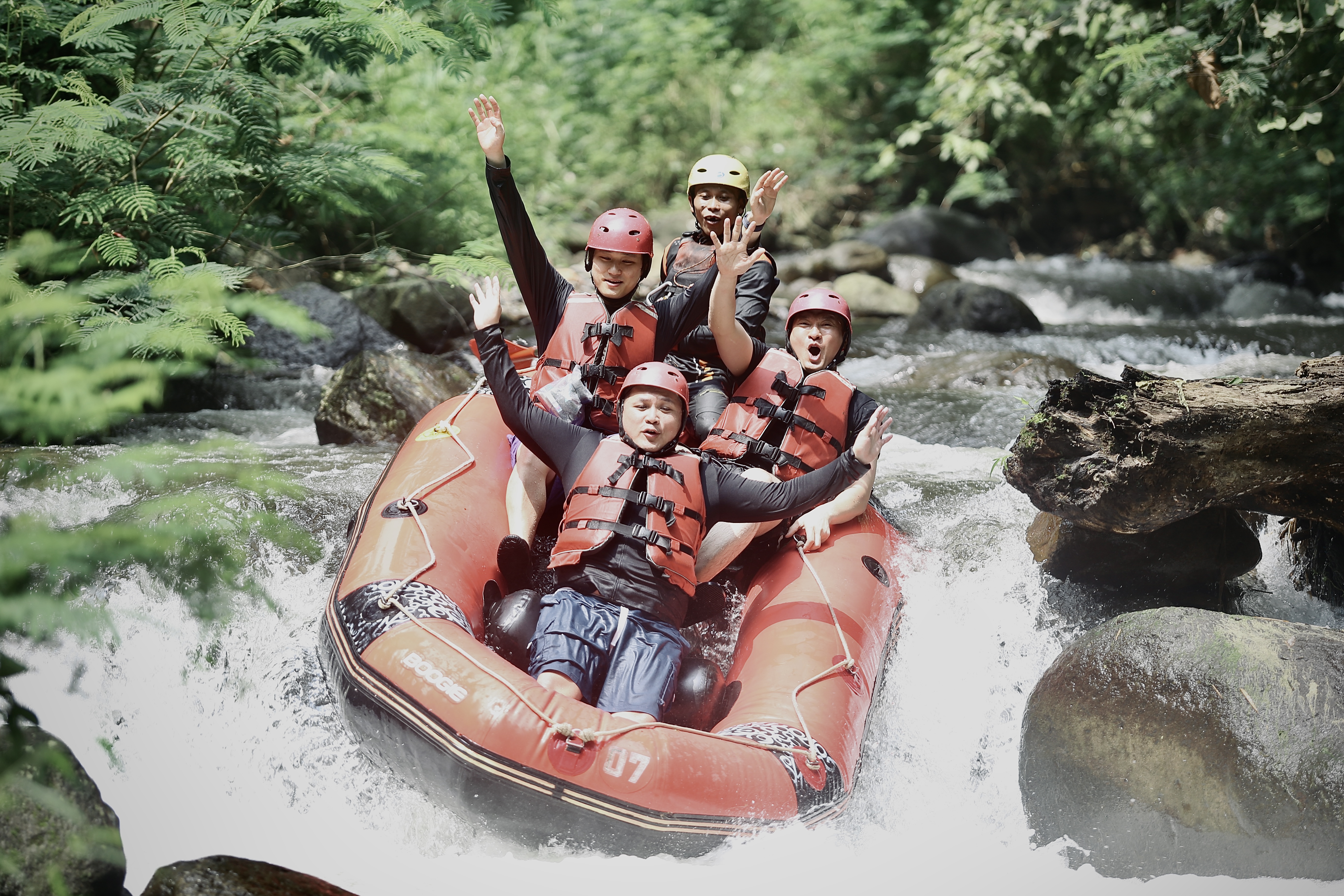 Rafting Pacet bersama TOS Rafting