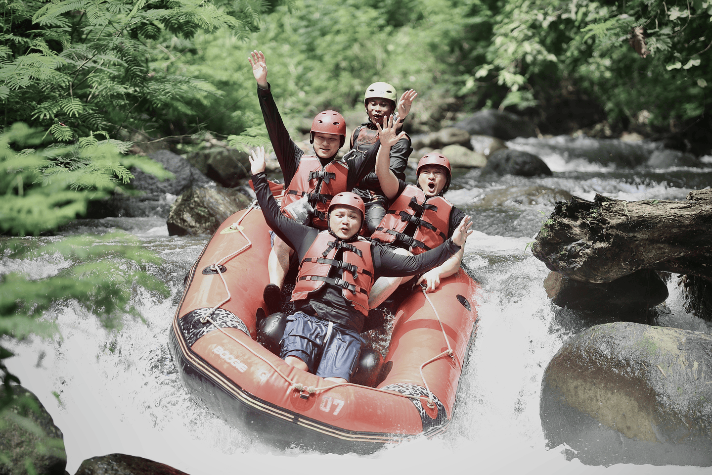 Tim TOS Rafting Pacet